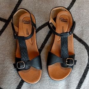 Black Clarks Manilla Lift leather sandals